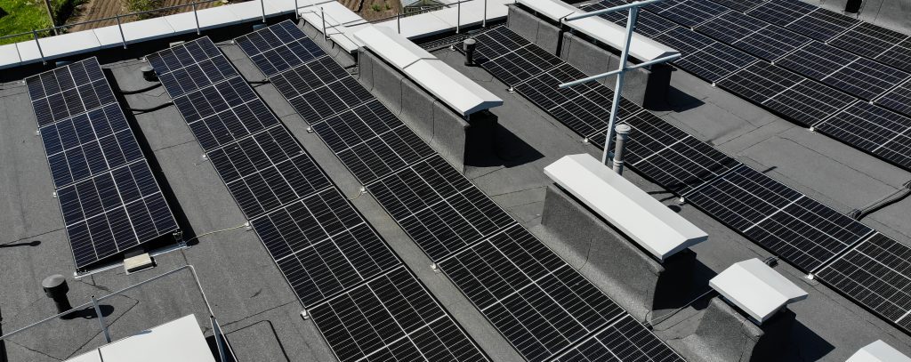 Read more about the article Žinia daugiabučių gyventojams: planuojantiems įsirengti saulės elektrinę verta suskubti